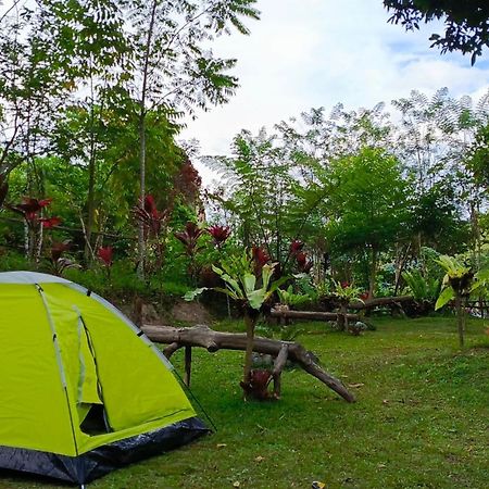 מלון בוקיטינגי Tapian Ratu Camp מראה חיצוני תמונה