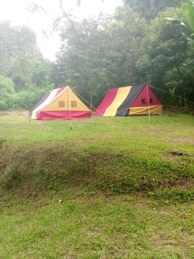 מלון בוקיטינגי Tapian Ratu Camp מראה חיצוני תמונה